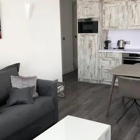 Luxury Apt For 6 In Ski In Ski Out * La Plagne